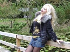 SelenaAltringer - blond female with  big tits webcam at xLoveCam