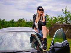 SelenaFendye - blond female webcam at xLoveCam