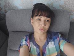 SelenaFly - female with brown hair webcam at xLoveCam