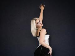 SelenaIris - female webcam at xLoveCam