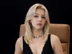 SelenaIris - female webcam at xLoveCam