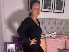 SelenaParker69 - female with brown hair and  small tits webcam at xLoveCam