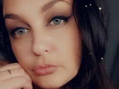 SelinaKyle - female with brown hair webcam at xLoveCam