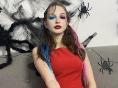 SelinaRose - female with brown hair webcam at xLoveCam