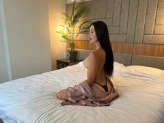 Semiramida-hot - female with black hair webcam at xLoveCam