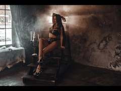 Semiramida-hot - female with black hair webcam at xLoveCam