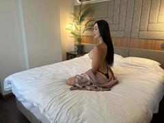 Semiramida-hot - female with black hair webcam at xLoveCam