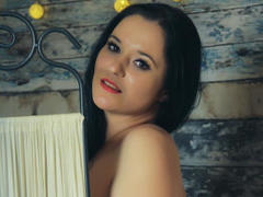 SensualCriss - female with brown hair webcam at xLoveCam