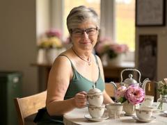 SensualIris - blond female webcam at xLoveCam