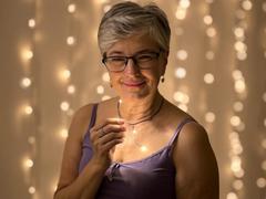 SensualIris - blond female webcam at xLoveCam