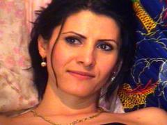 SensuelleAlice - female with black hair webcam at xLoveCam