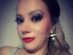 Sensuellee - female with brown hair webcam at xLoveCam