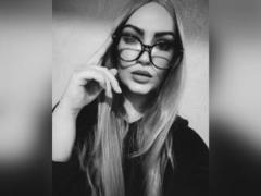 SerafimaArt - blond female with  small tits webcam at xLoveCam
