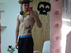 SetExplicit - male webcam at xLoveCam