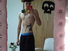 SetExplicit - male webcam at xLoveCam