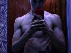 SetExplicit - male webcam at xLoveCam