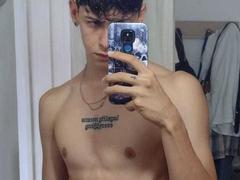 SetExplicit - male webcam at xLoveCam