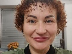 SexiOxi - female with red hair and  big tits webcam at xLoveCam