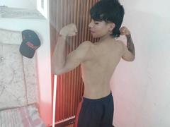 SexlyMan from xLoveCam