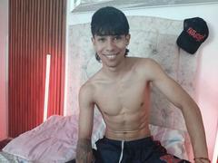 SexlyMan - male webcam at xLoveCam