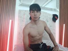 SexlyMan - male webcam at xLoveCam