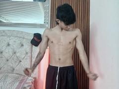 SexlyMan - male webcam at xLoveCam