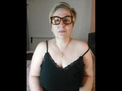 SexxyLuana from xLoveCam