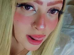 SexyAnne69X from xLoveCam