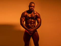 SexyBlackym from xLoveCam