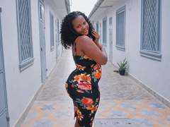 SexyBri from xLoveCam