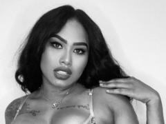 SexyBruneS from xLoveCam