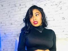 SexyBruneS - female webcam at xLoveCam
