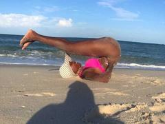 SexyDBijou - female with black hair webcam at xLoveCam