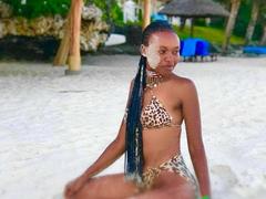 SexyDBijou from xLoveCam