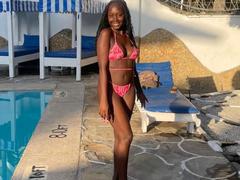 SexyDivanah-hot - female with black hair webcam at xLoveCam