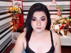 SexyHotBritney - shemale with black hair webcam at xLoveCam