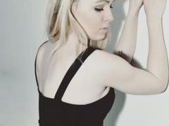 SexyMarinna - blond female with  big tits webcam at xLoveCam