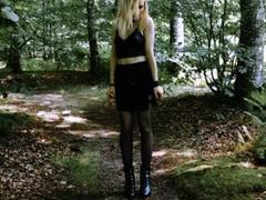 SexyMarinna - blond female with  big tits webcam at xLoveCam