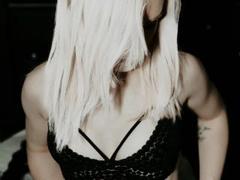 SexyMarinna - blond female with  big tits webcam at xLoveCam