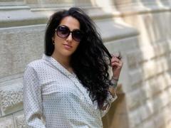 SexyMirra - female webcam at xLoveCam