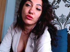 SexyMirra - female webcam at xLoveCam