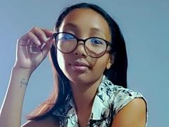 SexyNanah - female webcam at xLoveCam