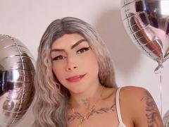 SexyTransWomen - blond shemale webcam at xLoveCam