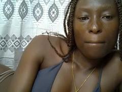 SexyZola from xLoveCam