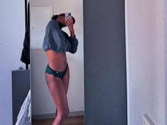 sexyblackqueen-hot - female with black hair webcam at xLoveCam