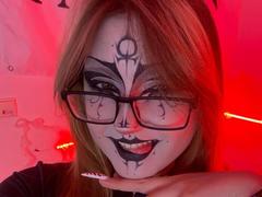 CristinWan - female with brown hair webcam at LiveJasmin