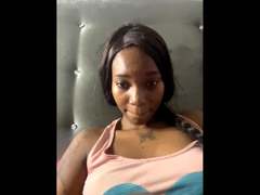 ShakiraThomps from xLoveCam