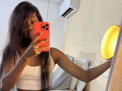 ShakiraThomps - female with brown hair webcam at xLoveCam