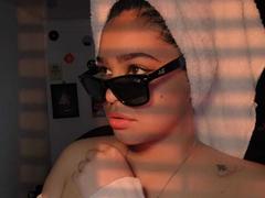 Shalyn - female webcam at xLoveCam