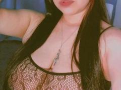 Shalyn - female webcam at xLoveCam